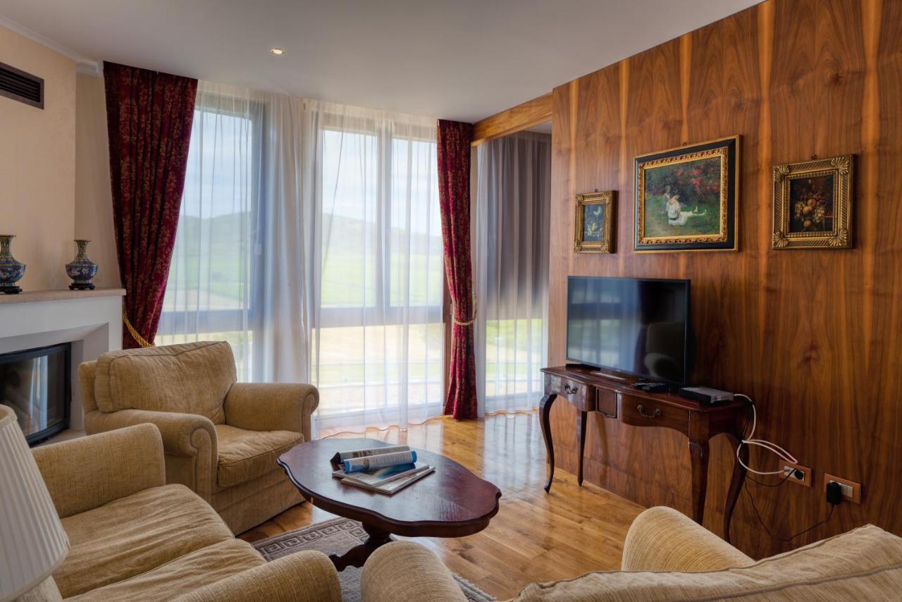 Hotel Soli Invicto Elenovo  Extérieur photo