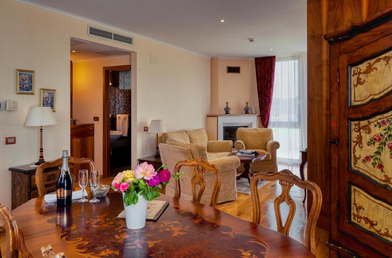 Hotel Soli Invicto Elenovo  Extérieur photo