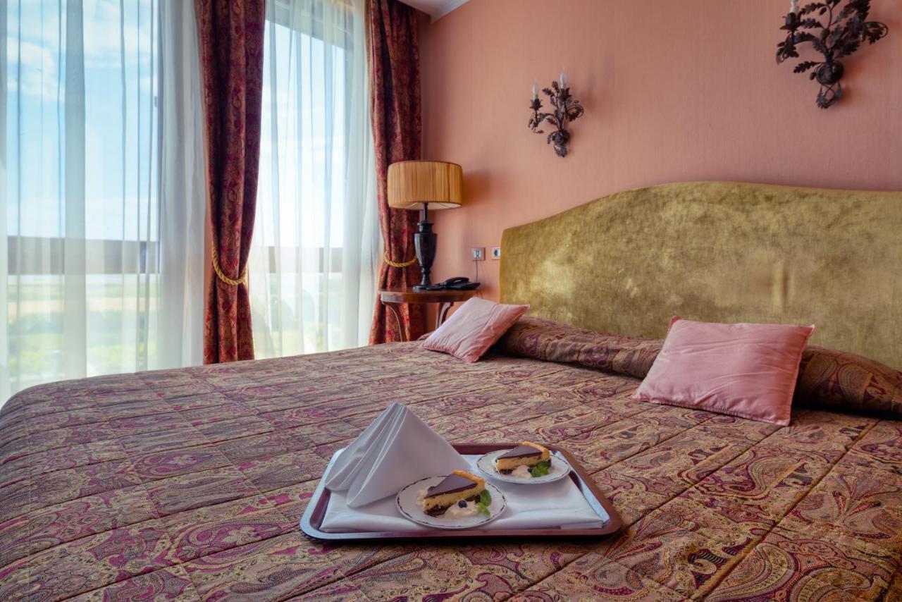 Hotel Soli Invicto Elenovo  Extérieur photo